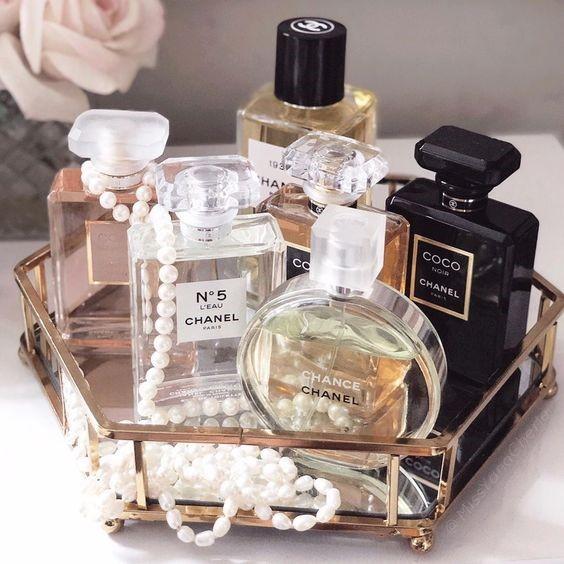 چگونه عطری مناسب محیط انتخاب کنیم؟  زنانه